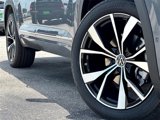 New 2025 Volkswagen Atlas SEL Premium R-Line image 2