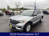Used 2022 Ford Explorer XLT w/ Equipment Group 202A image 3
