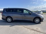 Used 2022 Chrysler Voyager LX image 4
