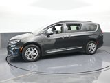 Used 2023 Chrysler Pacifica Limited image 2