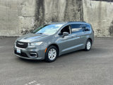 Used 2022 Chrysler Pacifica Touring-L image 2