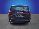 Used 2024 Chrysler Pacifica Touring-L image 5