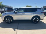 New 2025 Mitsubishi Outlander SE image 4