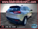 Used 2018 Jeep Cherokee Latitude w/ Cold Weather Group image 5