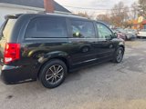 Used 2017 Dodge Grand Caravan SXT image 3