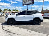 Used 2024 GMC Terrain SLE w/ Driver Convenience Package image 4