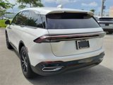 Used 2025 Lincoln Nautilus Premier image 4