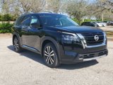New 2025 Nissan Pathfinder Platinum image 2