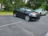 Used 2013 Toyota Sienna L image 3