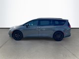 New 2025 Chrysler Pacifica Limited w/ Uconnect Theater Family Group image 4