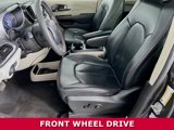Used 2022 Chrysler Pacifica Touring-L image 3