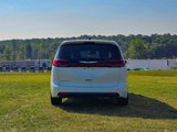 New 2026 Chrysler Pacifica Select image 5