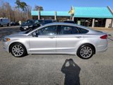 Used 2017 Ford Fusion SE w/ Fusion SE Technology Package image 2