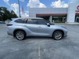 New 2025 Toyota Highlander Platinum image 2