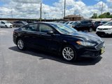 Used 2017 Ford Fusion SE w/ Fusion SE Technology Package image 4