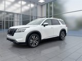 New 2025 Nissan Pathfinder Platinum w/ Black Appearance Package image 4