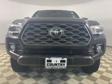 Used 2022 Toyota Tacoma TRD Off-Road image 2