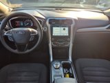 Used 2017 Ford Fusion SE w/ Fusion SE Technology Package image 6