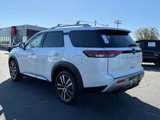 New 2025 Nissan Pathfinder Platinum image 5