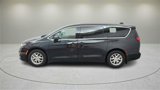 Used 2023 Chrysler Pacifica Touring-L image 6