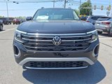 New 2025 Volkswagen Atlas Peak Edition SE image 4