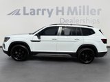 New 2025 Volkswagen Atlas Peak Edition SE image 3