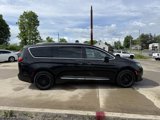Used 2018 Chrysler Pacifica Touring-L w/ Tire & Wheel Group image 5