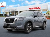 New 2025 Nissan Pathfinder Platinum image 2