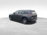 Used 2023 Jeep Grand Cherokee Limited image 3