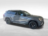 New 2025 Volkswagen Atlas Peak Edition SE image 2