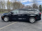 New 2025 Chrysler Pacifica Select image 2