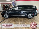Used 2023 Chrysler Pacifica Limited image 2
