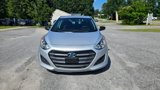 Used 2017 Hyundai Elantra GT image 3