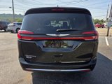 Used 2024 Chrysler Pacifica Touring-L image 5