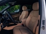 Certified 2025 Porsche Macan image 4