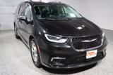 Used 2022 Chrysler Pacifica Limited image 5