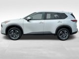Used 2025 Nissan Rogue SV image 2