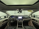 Used 2023 Chrysler Pacifica Limited image 2