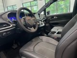 New 2025 Chrysler Pacifica Select image 2