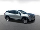 Used 2024 GMC Terrain SLT image 2