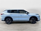 Used 2024 Mitsubishi Outlander SE image 2