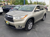 Used 2014 Toyota Highlander XLE image 3