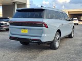 New 2025 Lincoln Navigator L Reserve image 3