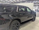 Used 2024 GMC Yukon SLT image 3