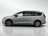 Used 2023 Chrysler Pacifica Limited image 2