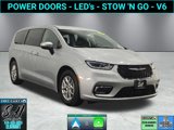 Used 2023 Chrysler Pacifica Touring-L image 1