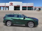 New 2025 Toyota Highlander Platinum image 2