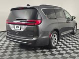 Used 2023 Chrysler Pacifica Limited image 4