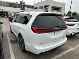 Used 2024 Chrysler Pacifica Select image 4