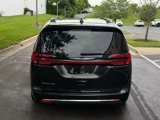 Used 2021 Chrysler Pacifica Touring-L image 5